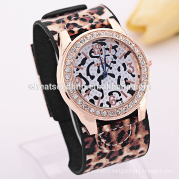 Vogue leopard leather bangle new style watch